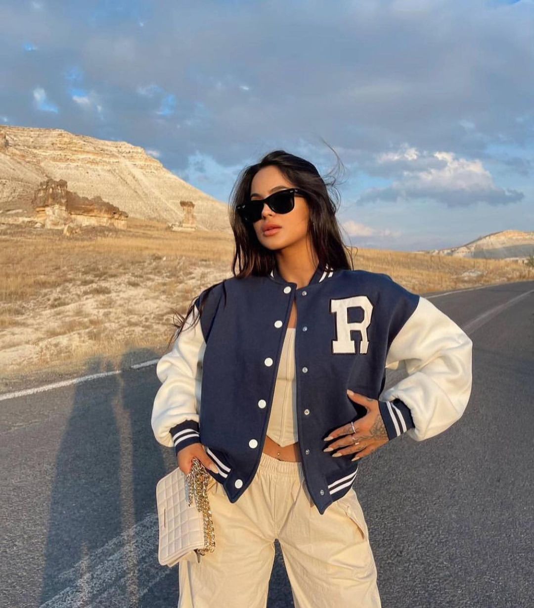 Modische Damen Baseballjacke – Lässiger Sweater mit stylischem Print